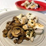 Foto della ricetta di bocconcini di Pollo con funghi, olive taggiasche, limone e prezzemolo