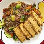 Foto della ricetta del cous cous di grano saraceno con carote, cavoletti di Bruxelles e curcuma e Tempeh alla piastra